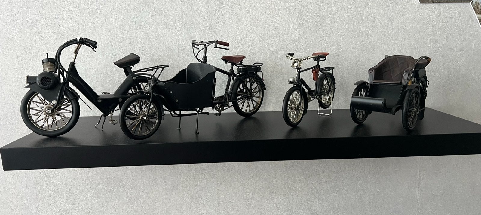 Set van 4 decoratieve miniatuur voertuigen, Ophalen of Verzenden, Zo goed als nieuw