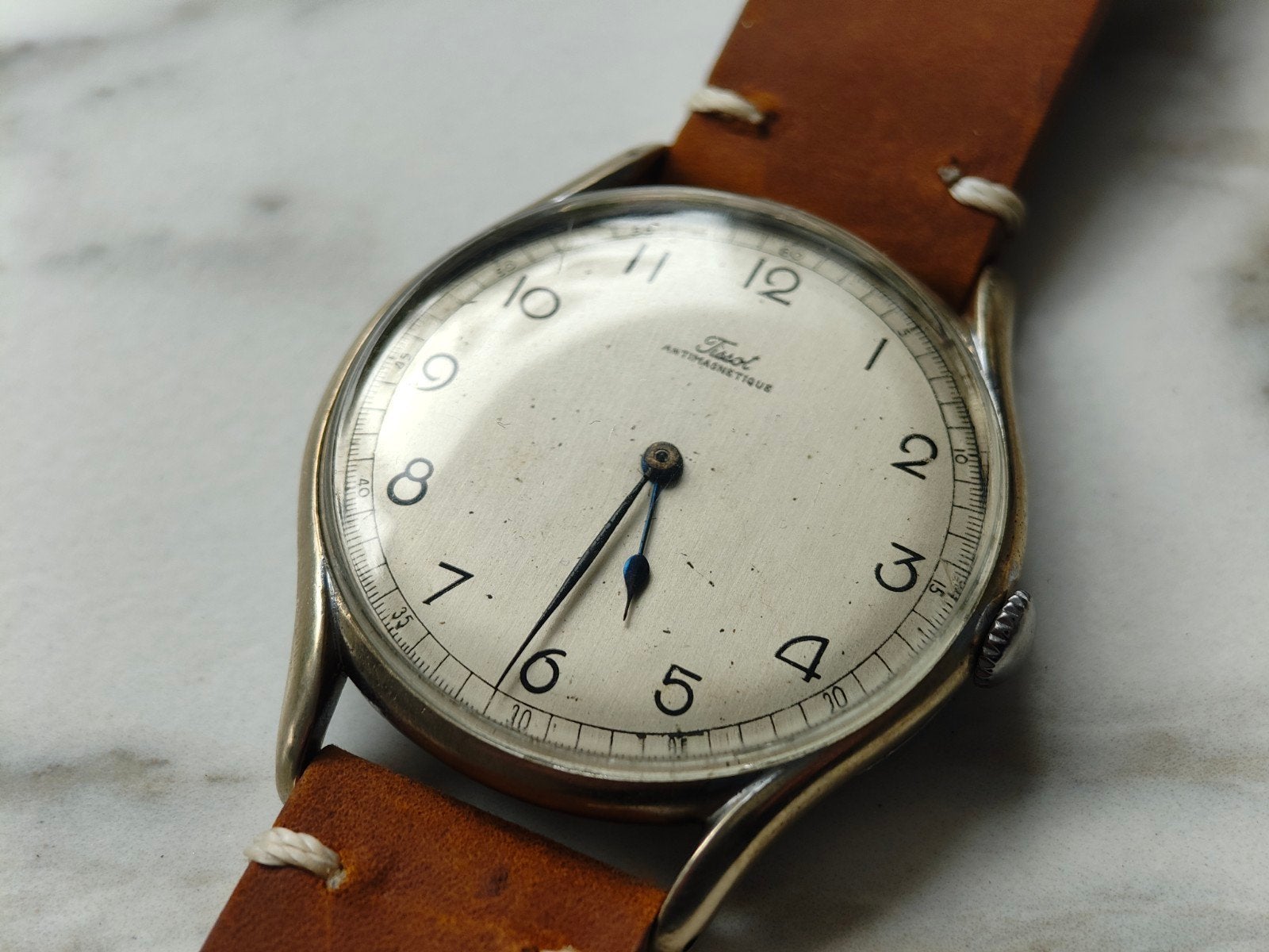 Vintage Tissot Antimagnetique Polshorloge uit 1945 - 36,7 mm, Sieraden, Tassen en Uiterlijk, Staal, Met bandje, Tissot, Polshorloge