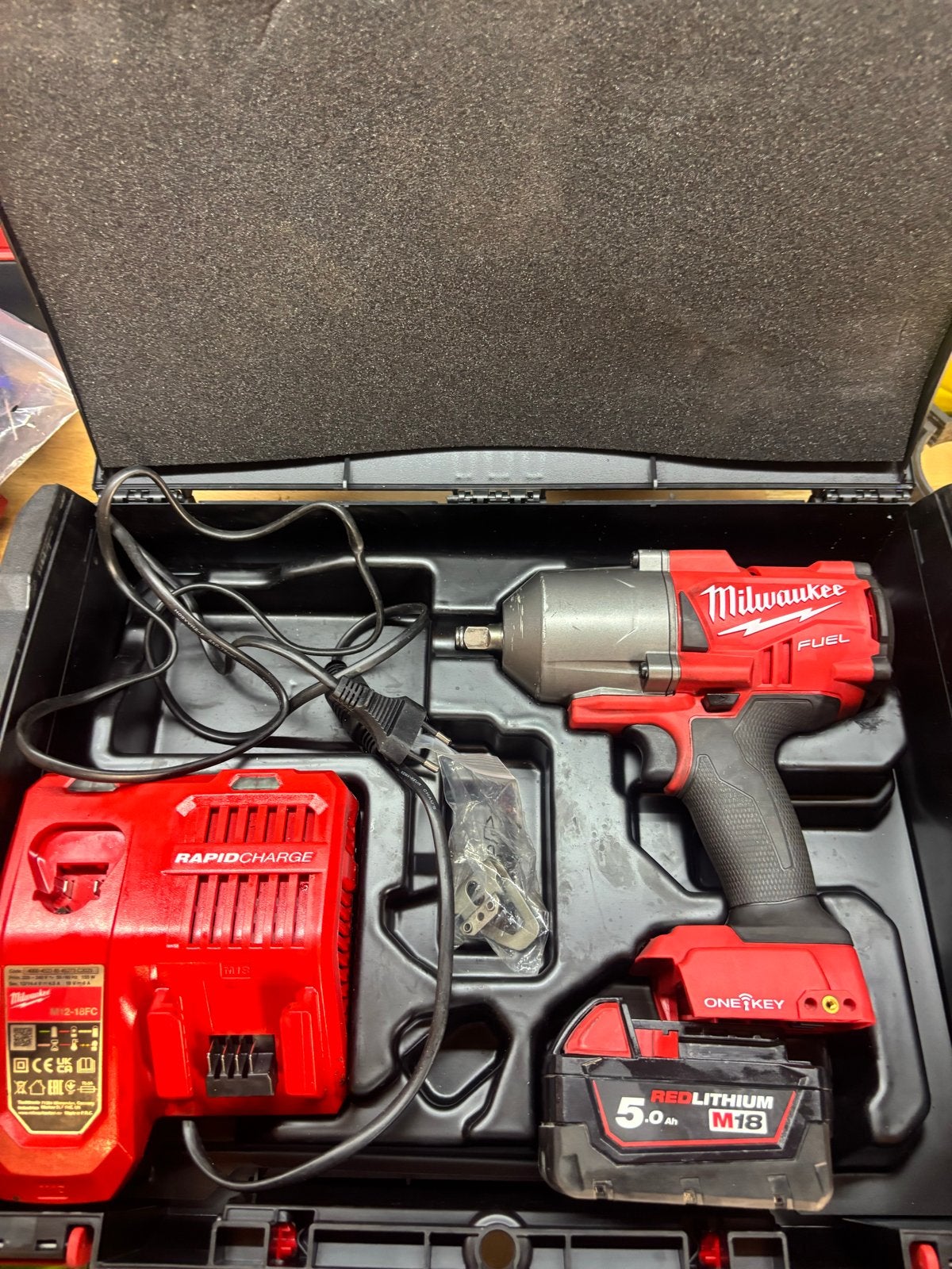 Milwaukee FUEL M18 ONEFHIWF12 Slagmoersleutel met accu en la, Ophalen of Verzenden, Zo goed als nieuw