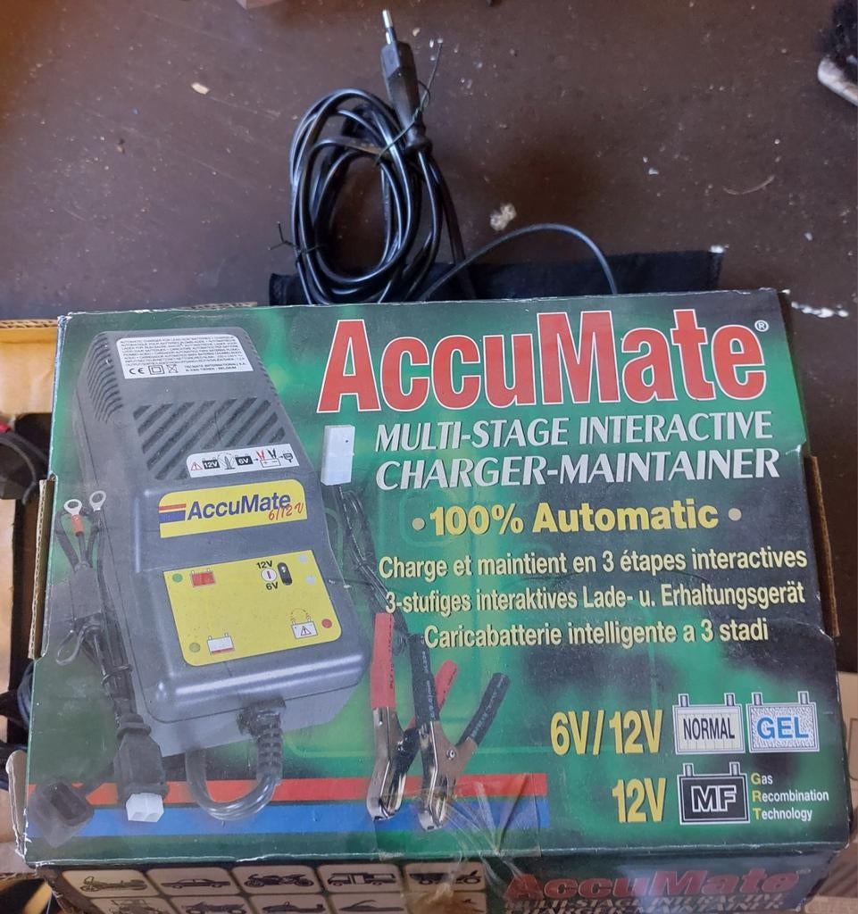 AccuMate Acculader 6V/12V voor Caravan/Camper, Caravans en Kamperen, Caravan accessoires, Ophalen of Verzenden, Zo goed als nieuw