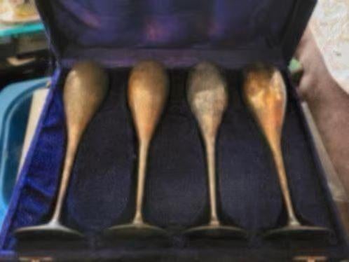 4 glazen in mooie doos, Verzamelen, Glas en Borrelglaasjes, Ophalen of Verzenden, Zo goed als nieuw, Overige typen