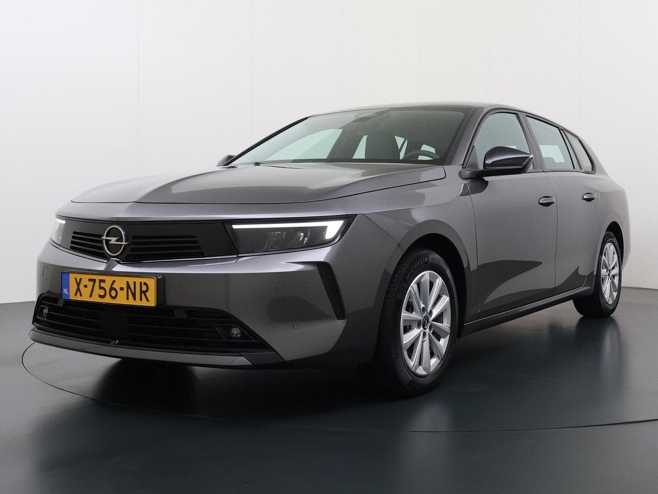 Opel Astra ST 130pk Level 2 | 1ste eigenaar | Trekhaak | App, Electronic Stability Program (ESP), Gebruikt, Handgeschakeld, 19 km/l