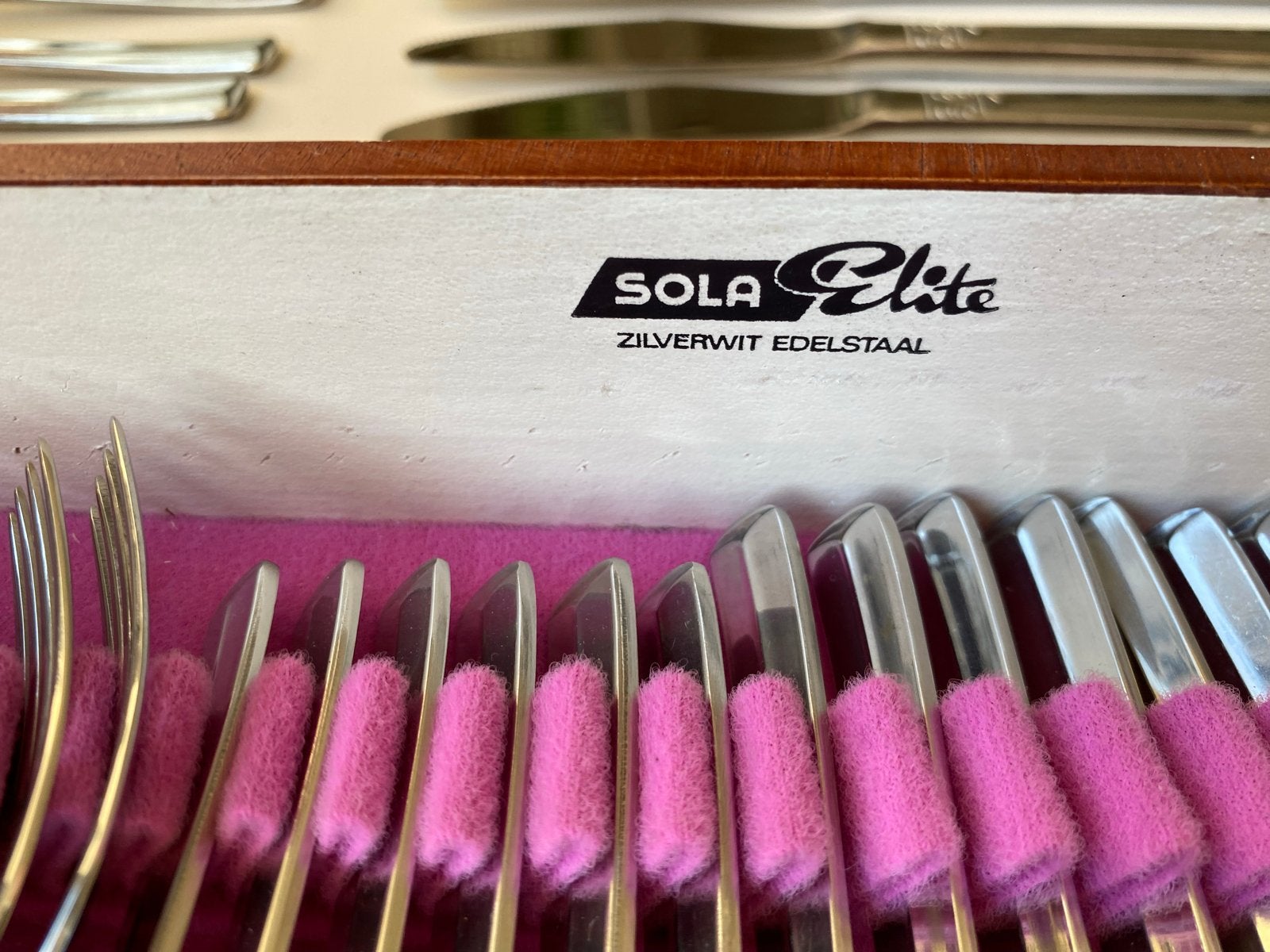 Sola Elite Bestekset Zilverwit Edelstaal - Gedeeltelijk Comp, Antiek en Kunst, Antiek | Bestek, Ophalen