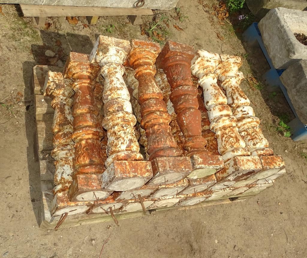 20 oude gietijzeren palen paaltjes van balustrade, Ophalen