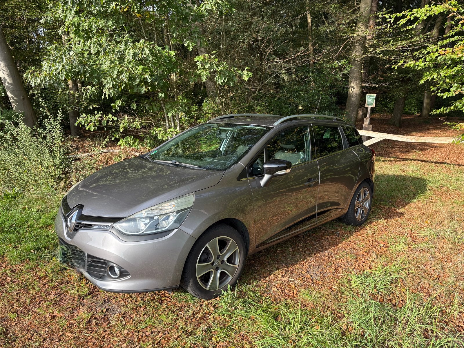 Renault Clio 0.9 TCE 90 Estate 2016 Grijs, Auto's, Voorwielaandrijving, 898 cc, 580 kg, 1064 kg