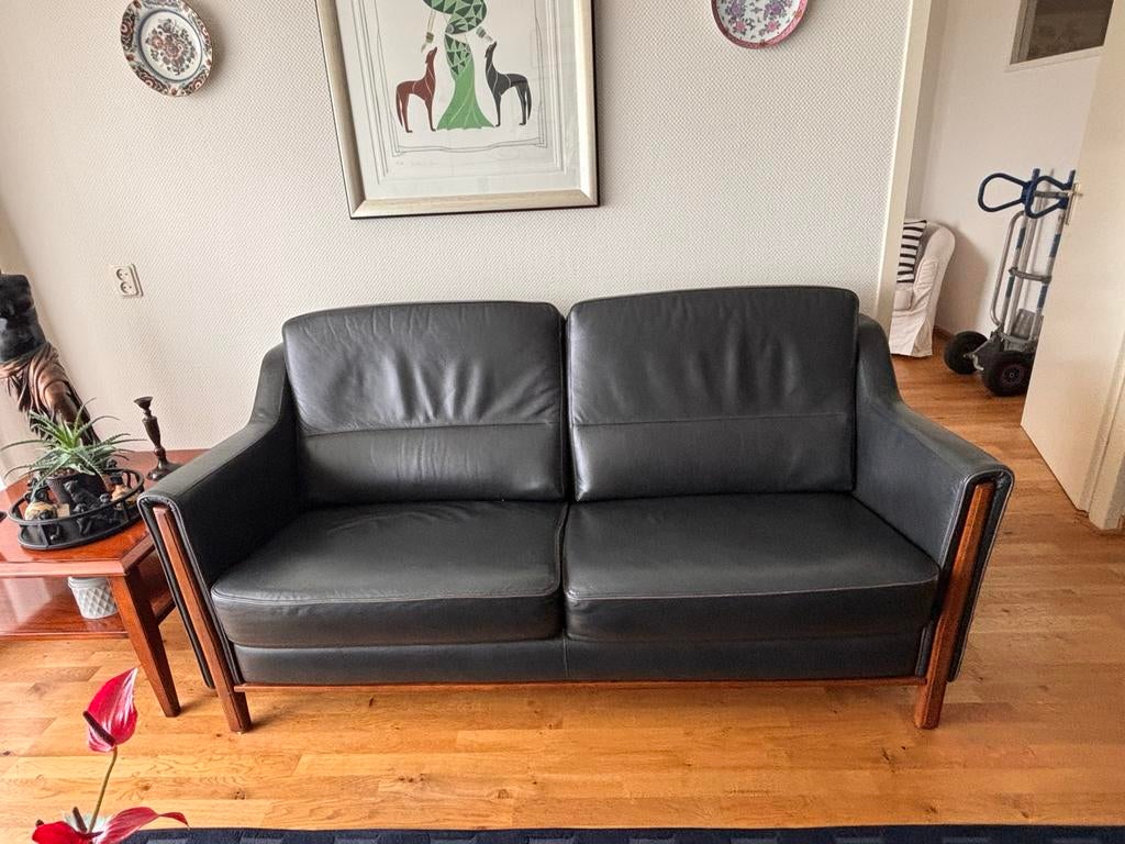 Leren bankstel met stoelen notenhout, Ophalen, Gebruikt, 150 tot 200 cm, Tweepersoons