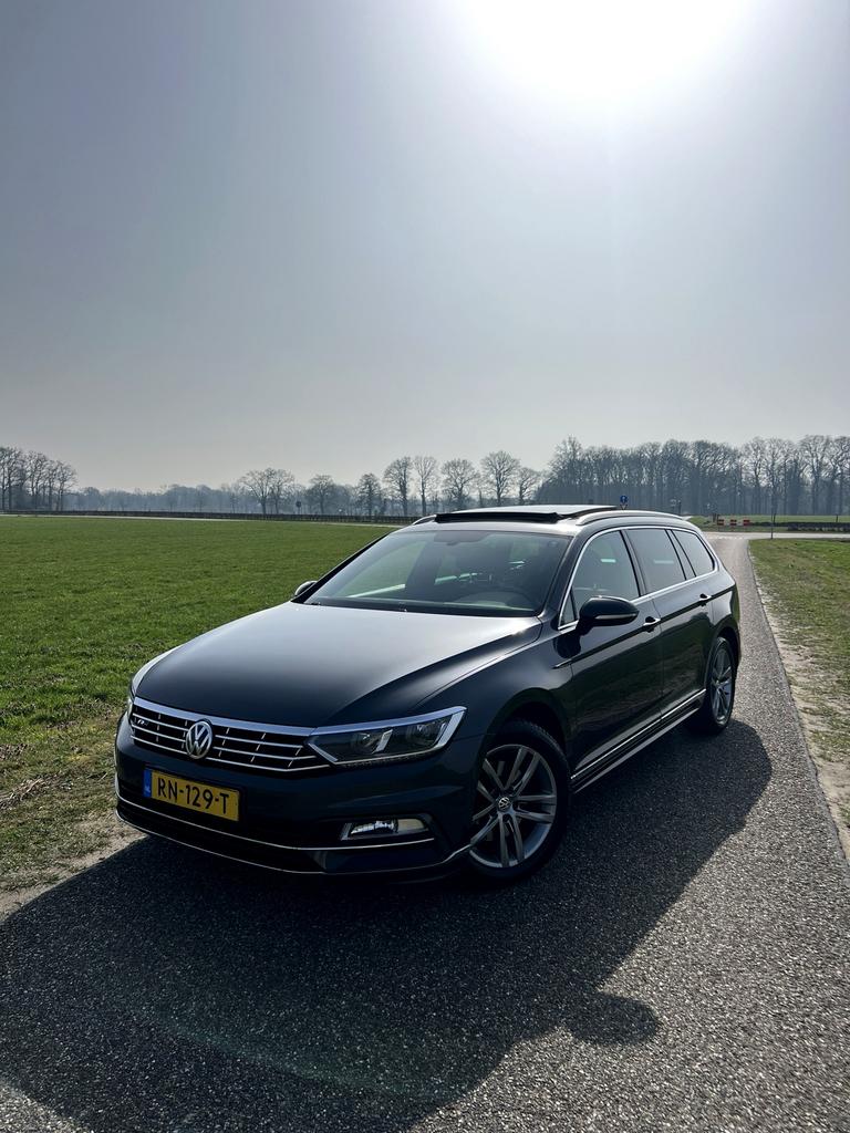 Volkswagen Passat Highline Buisness R Variant Dsg7 2018, Auto's, Volkswagen, 125 pk, Lichtsensor, 4 cilinders, Dealer onderhouden