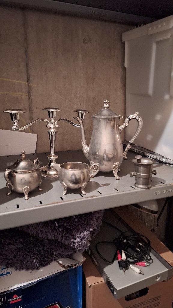 TINNEN KOFFIESTEL VIJZEL, Ophalen