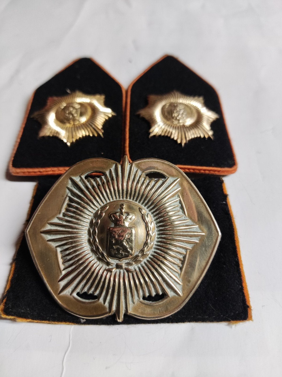 setje Van Heutsz, hele dunne voetjes, mooi poetsbaar koper., Ophalen of Verzenden, Landmacht, Nederland, Embleem of Badge