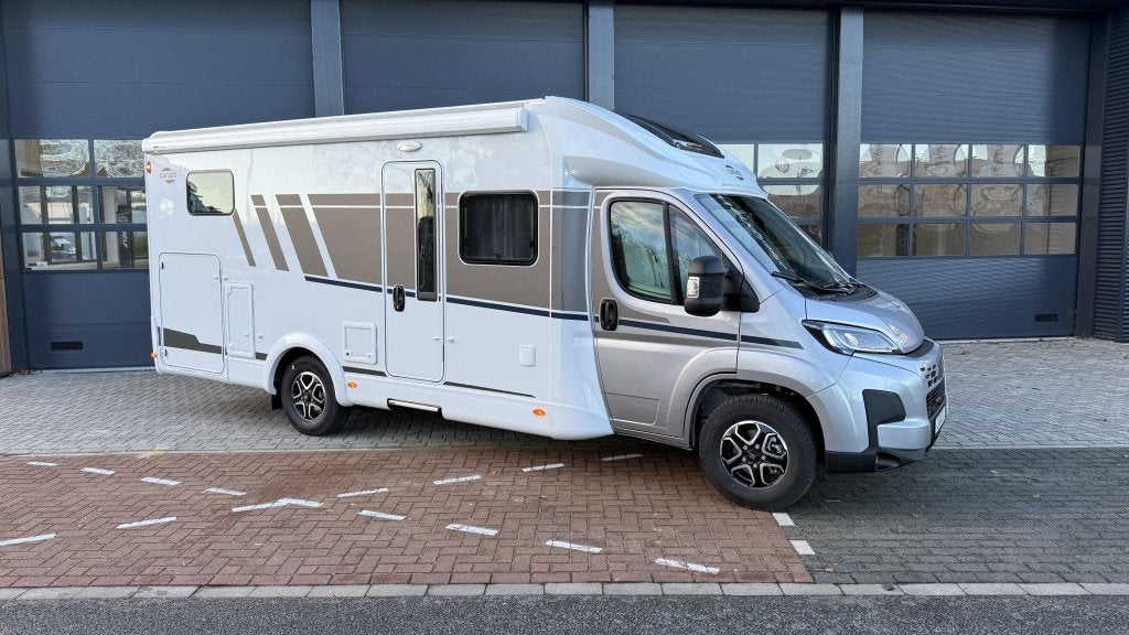 Carado T448 Pro+ Autm 5 zit & slaaplaatsen Verwacht!, Caravans en Kamperen, Campers, Automaat, Standaard zit, Ringverwarming, Fiat