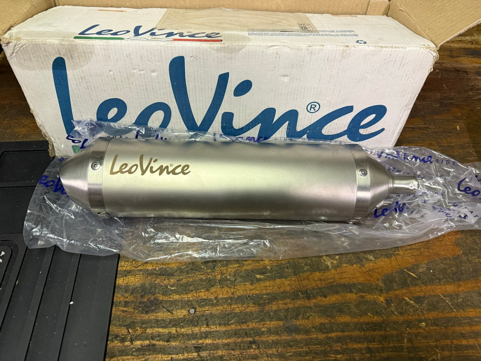 Derbi Leovince X-Fight demper - Nieuw met kleine schade, Fietsen en Brommers, Derbi, Derbi, Nieuw, Uitlaat