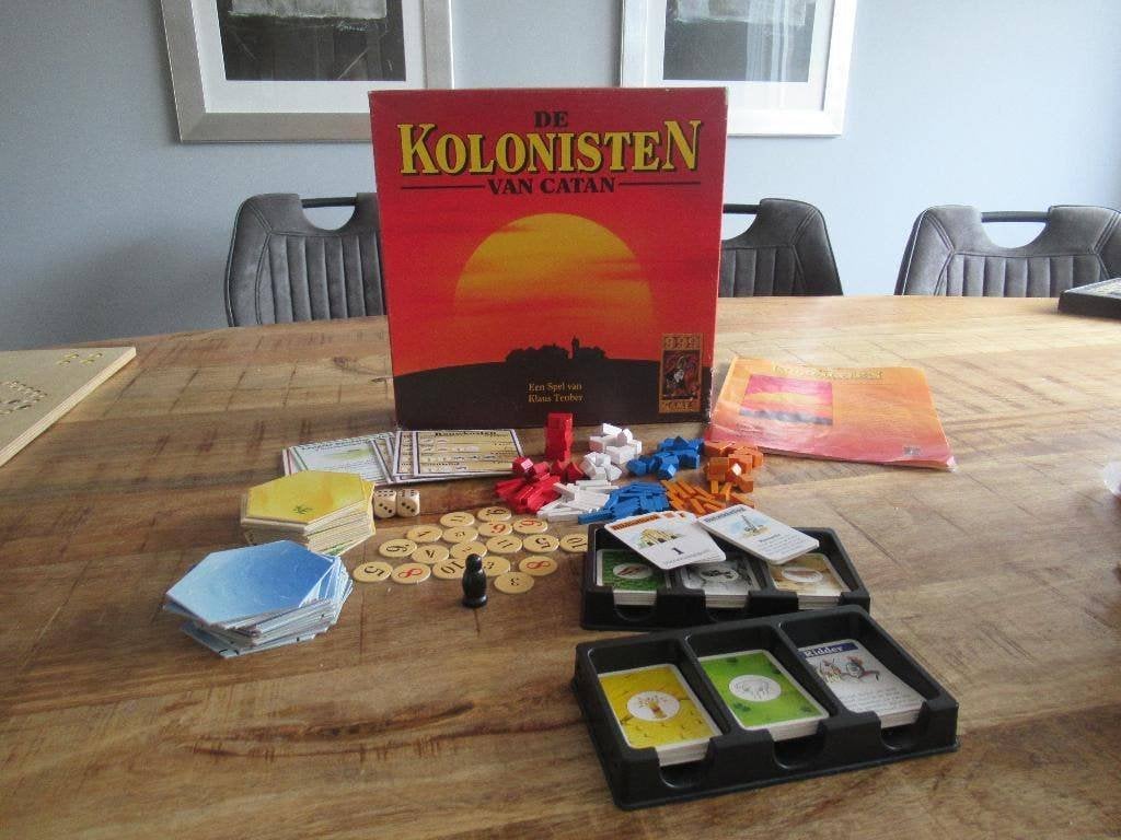 Kolonisten van catan basis spel., Ophalen of Verzenden, Zo goed als nieuw
