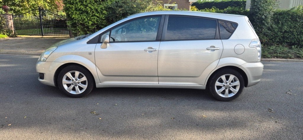 Toyota COROLLA VERSO 1.8 VVT-i Luna 7p/Automaat/trekhaak/cru, Auto's, Gebruikt, Huisgarantie, 4 cilinders, 7 stoelen