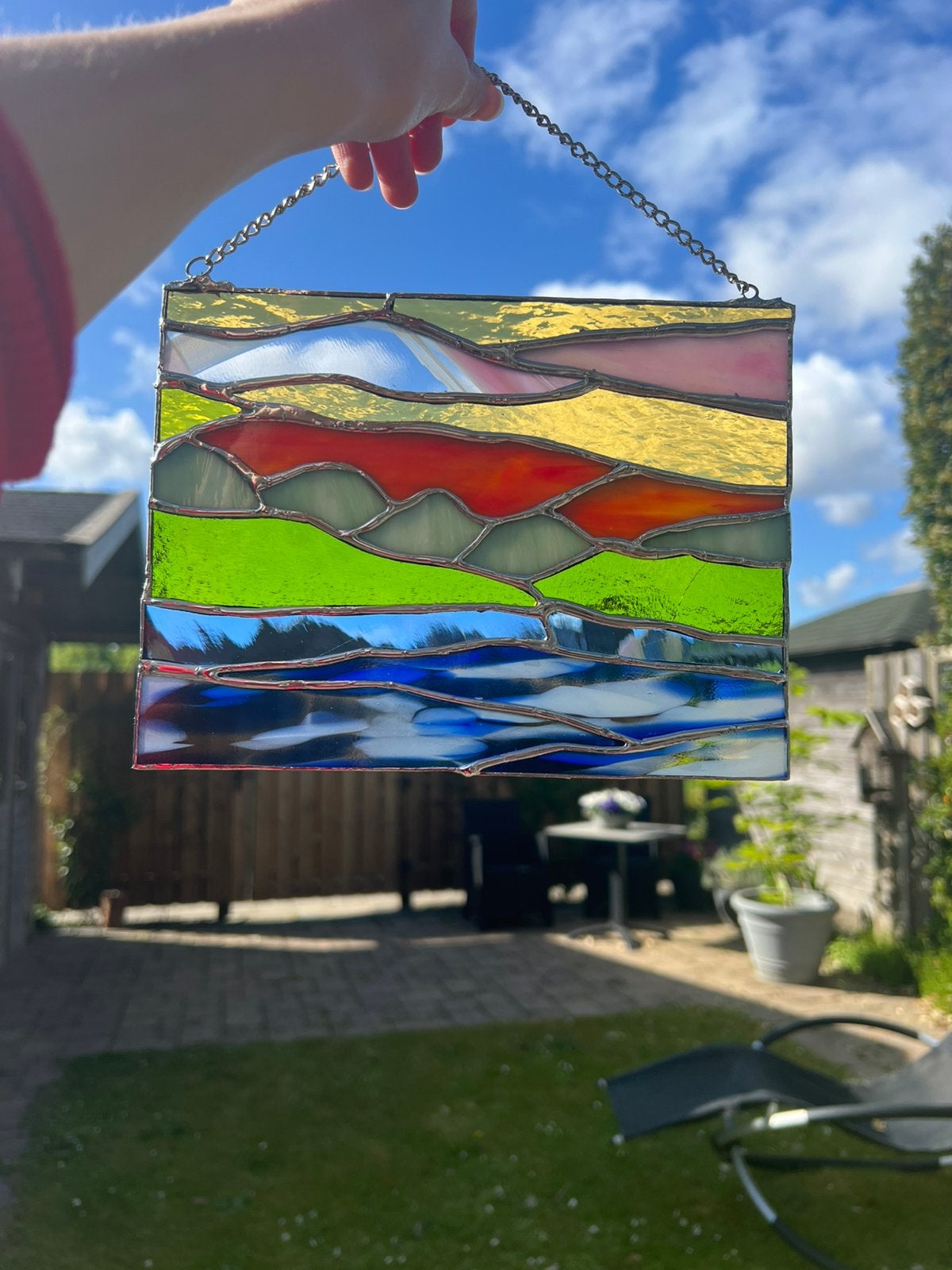 Tiffany hanger landschap met bergen en water, Ophalen of Verzenden, Glas, 21 cm, Meerkleurig