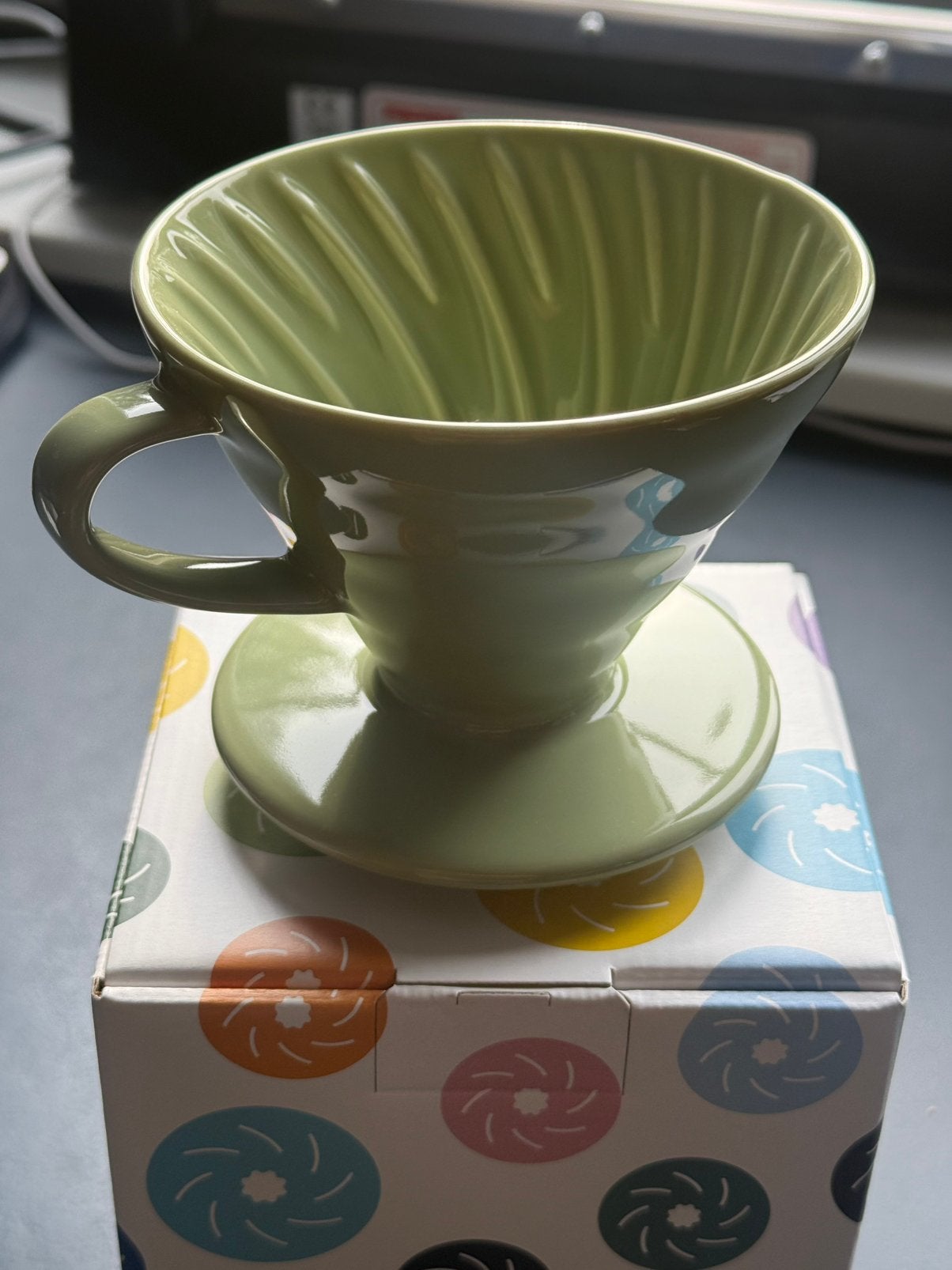 Hario V60 Dripper Keramiek - Smokey Green, Overige modellen, Verzenden, Hario Europa BV, Gemalen koffie