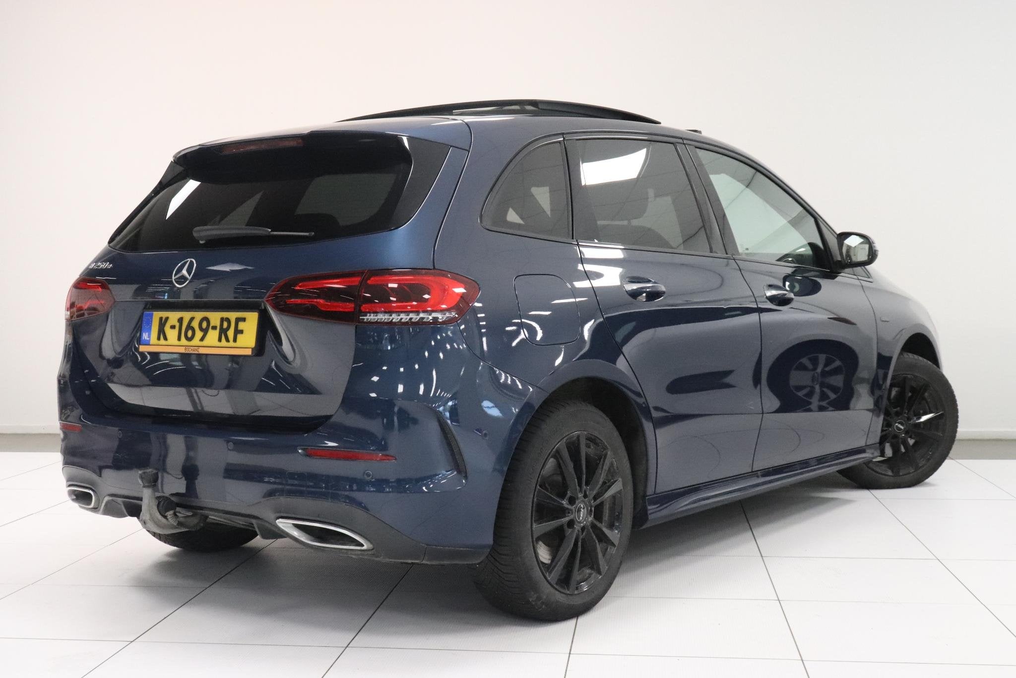 Mercedes-Benz B-klasse 250 e AMG Limited | Panoramadak | SoH, Auto's, Dealer onderhouden, Gebruikt, 4 cilinders, Blauw