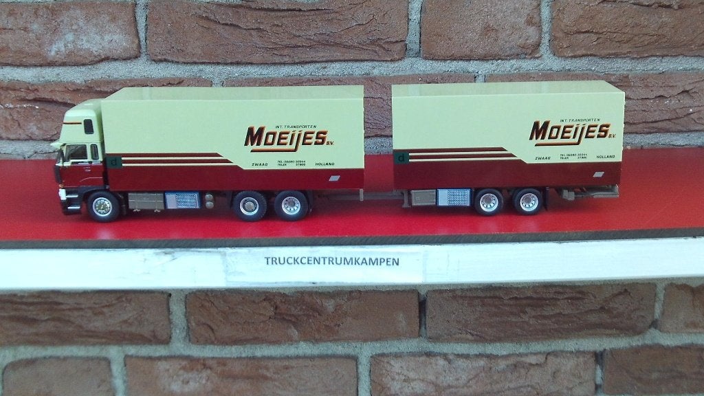 Tekno  Daf  2800  Topsleeper  van  Moeijes.