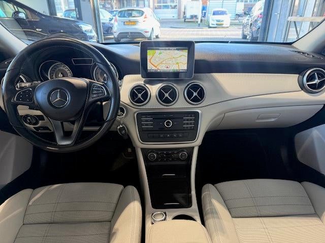 Mercedes-Benz CLA-klasse Shooting Brake 200 Ambition Pano|Na, CLA, 730 kg, Bruin, Leder en Stof