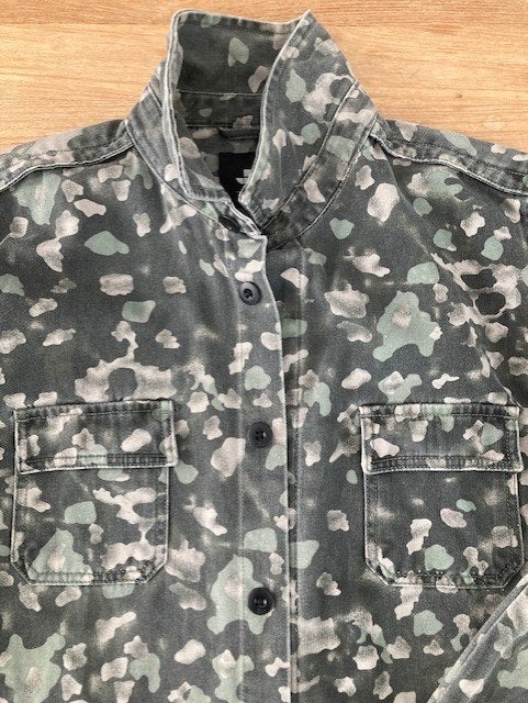 Stoer overshirt – leger print – maat 158-164 – merk JM, Kinderen en Baby's, Gebruikt, Overhemd of Blouse, Ophalen of Verzenden