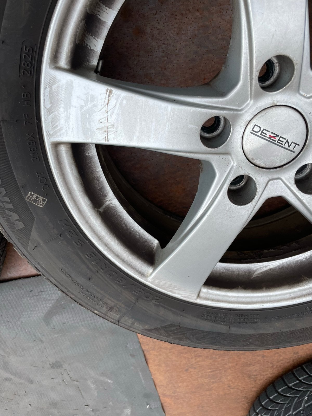 Dezent velgen met winterbanden 205/60 R16, Gebruikt, 16 inch, Banden en Velgen, Personenwagen