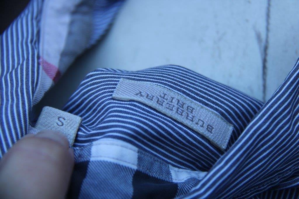 Blouse grijs streep Burberry mt S (H) Vaste prijs, Halswijdte 38 (S) of kleiner, Ophalen of Verzenden, Zo goed als nieuw, Grijs