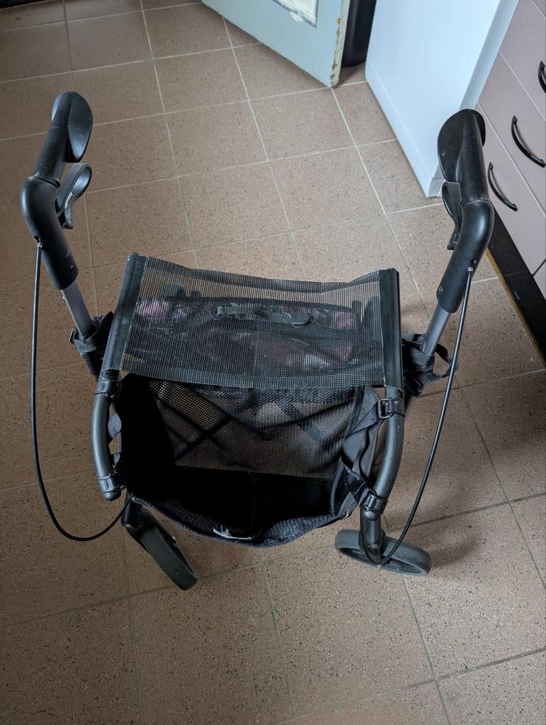 Rollator lichtgewicht , Gemino, Ophalen, Lichtgewicht, Zo goed als nieuw