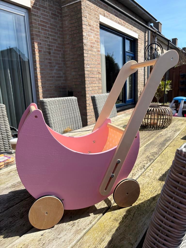 Hema houten poppenwagen roze poppenwagen, Kinderen en Baby's, Speelgoed | Poppen, Ophalen of Verzenden, Nieuw, Babypop