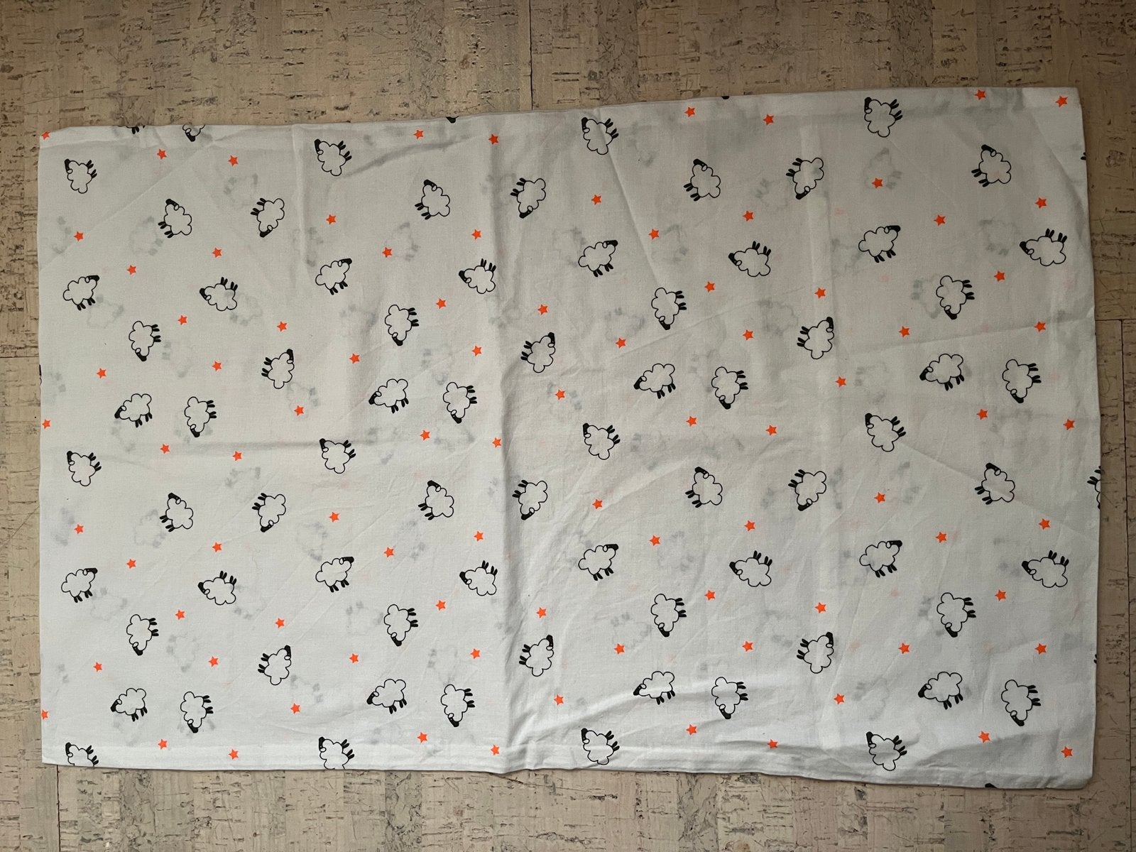 Hema kussensloop 40x60 cm wit met schaapjes en Sterren, Jongetje of Meisje, Nieuw, Ophalen of Verzenden, Hema