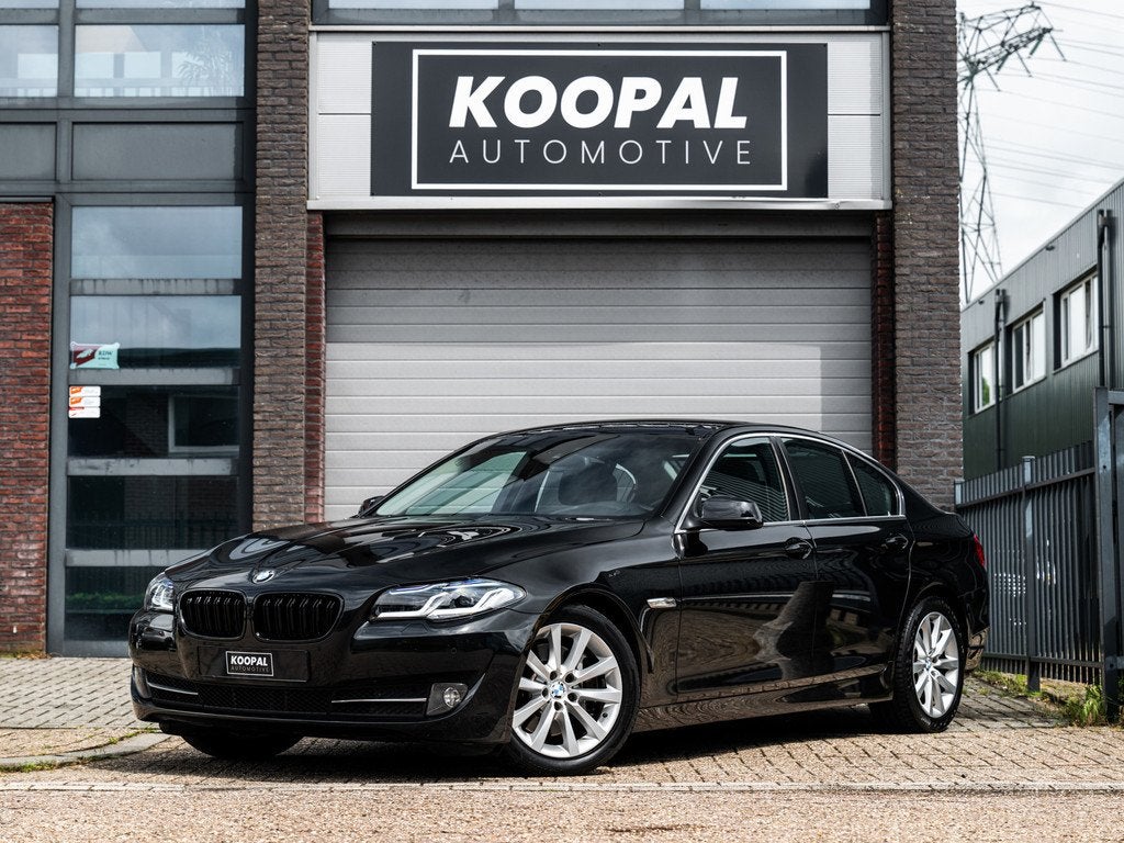 BMW 5-serie 528i High Executive | LED | Trekhaak | Sportstoe, Auto's, BMW, Automaat, Euro 5, Gebruikt, Zwart