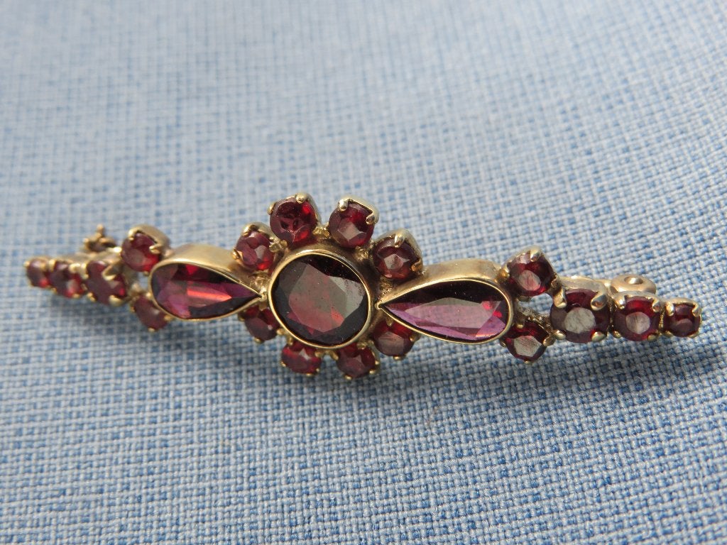 Antieke broche met granaat stenen in 8 karaat goud, Sieraden, Tassen en Uiterlijk, Antieke sieraden, Ophalen of Verzenden, Goud