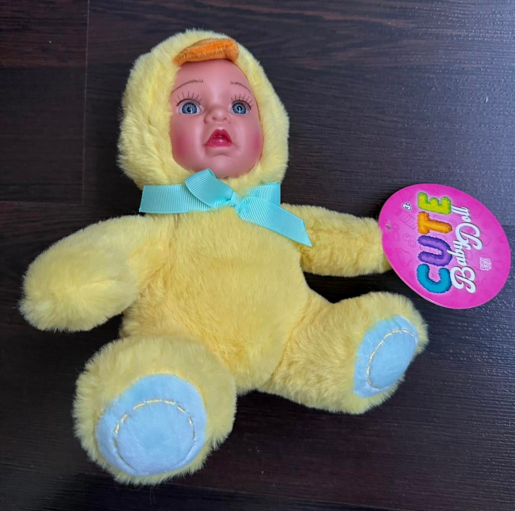 Zachte Babypop met Eendenpakje, Ophalen of Verzenden, Nieuw, Babypop