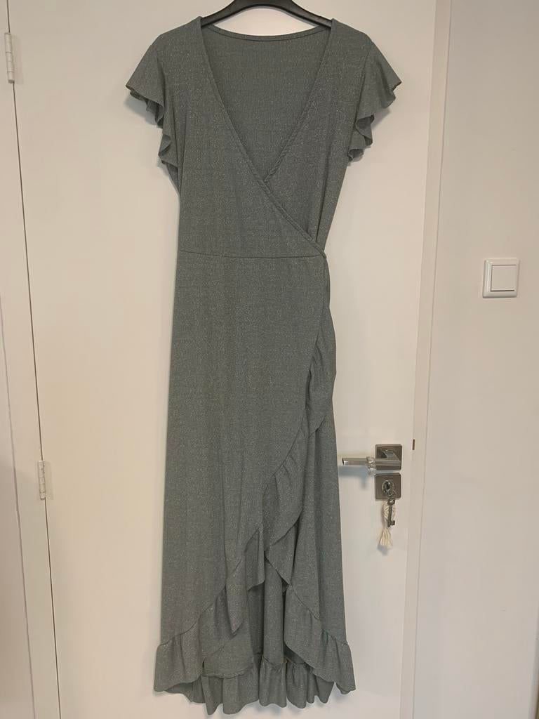 Mooie groene wikkeljurk van Invito, Kleding | Dames, Maat 38/40 (M), Ophalen of Verzenden, Zo goed als nieuw, Onder de knie