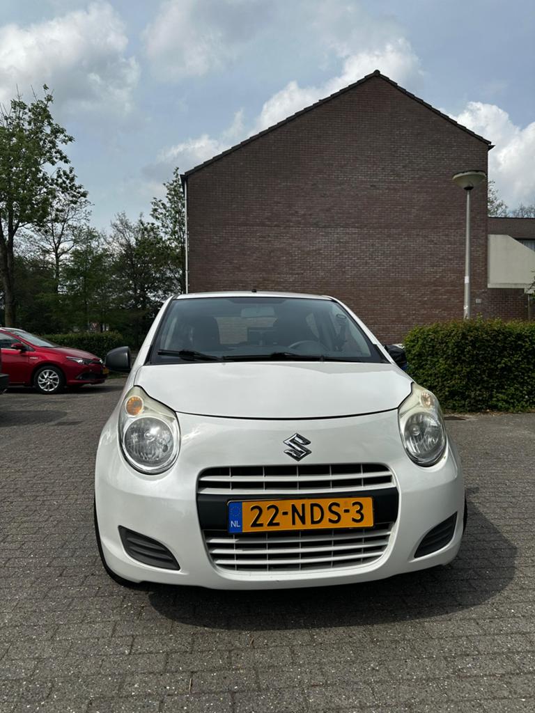Suzuki Alto 1.0 2010 Wit, Auto's, Voorwielaandrijving, 200 kg, 4 stoelen, Origineel Nederlands