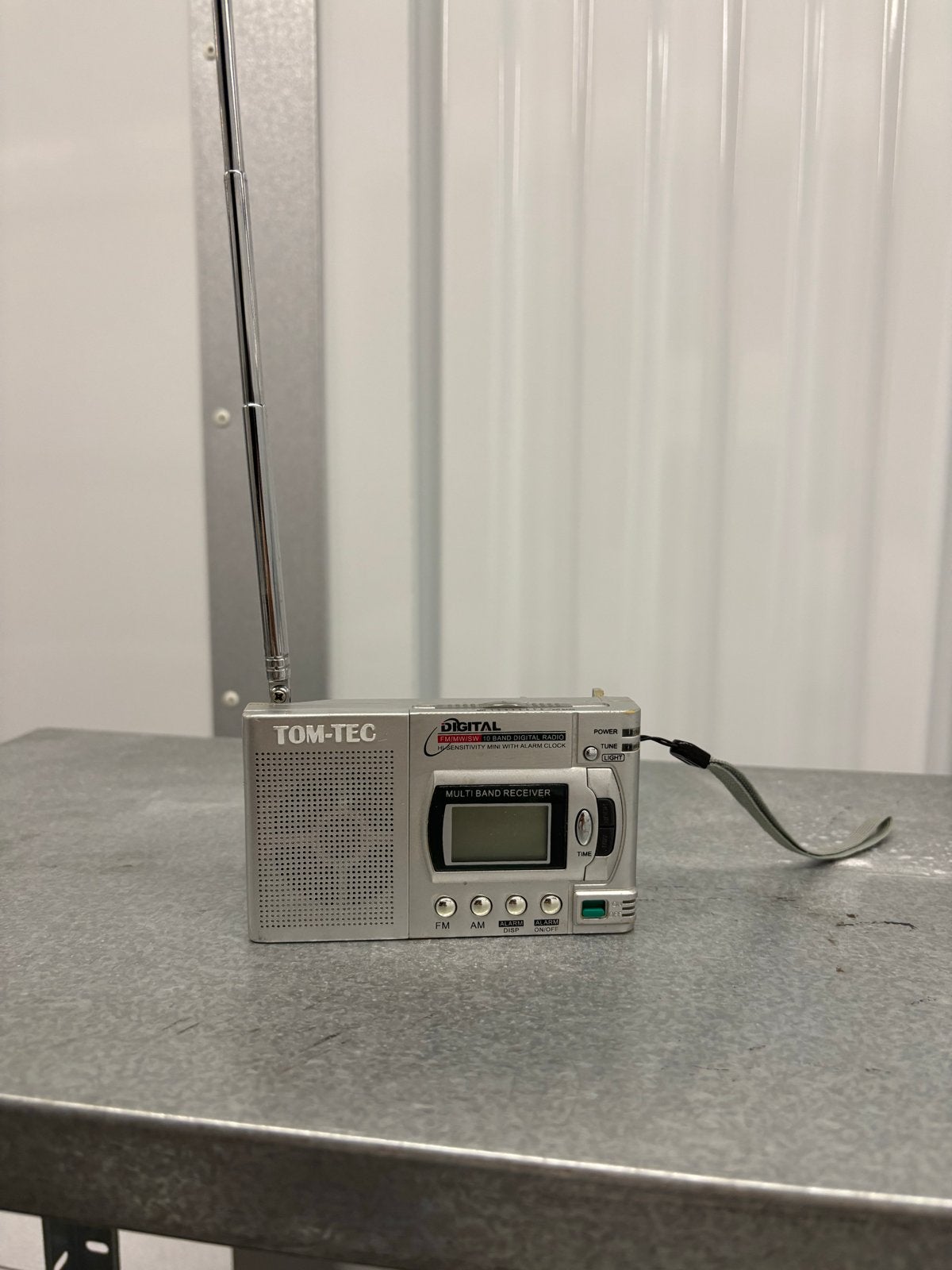 TOM-TEC Digitale Multi-Band Radio met Alarmklok, Audio, Tv en Foto, Radio's, Ophalen, Gebruikt, Radio