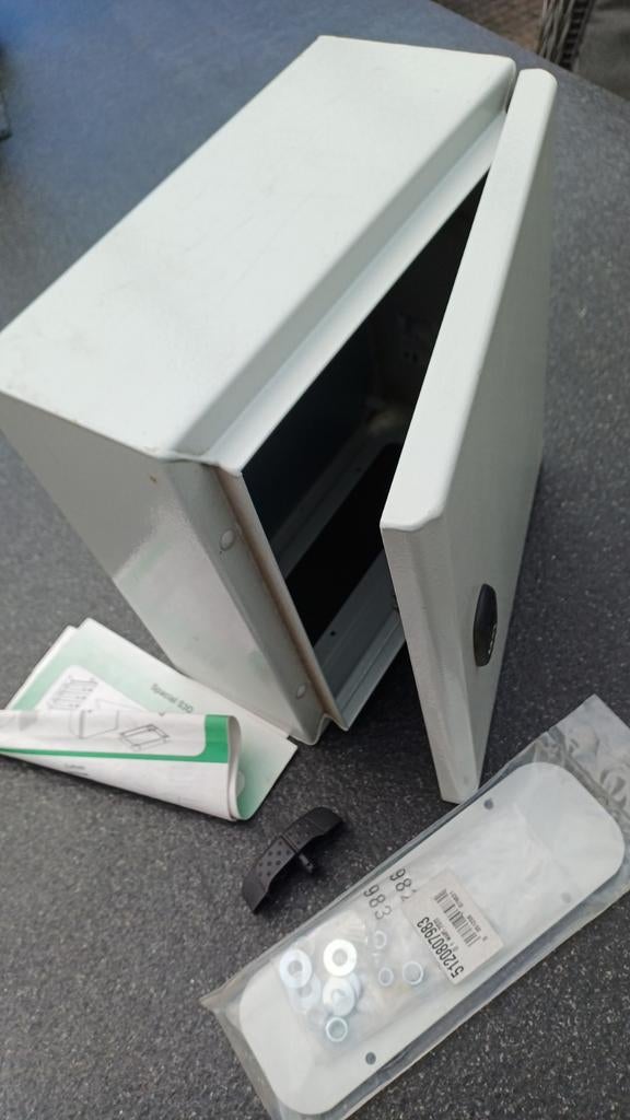 Montagekast 30x30x15 Schneider Electric met bodemplaat, Ophalen of Verzenden