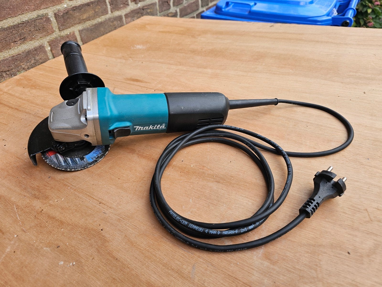 Makita 9558HNR haakse slijper 125mm 840W – zo goed als nieuw, Doe-het-zelf en Verbouw, Ophalen of Verzenden, Zo goed als nieuw