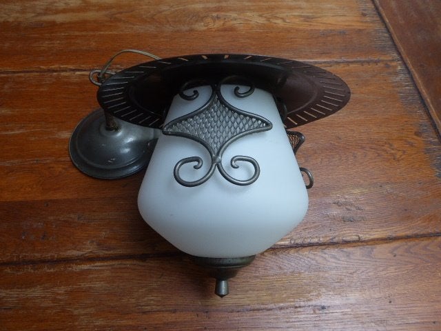 Vintage metalen hanglamp met opaline glas, Ophalen of Verzenden