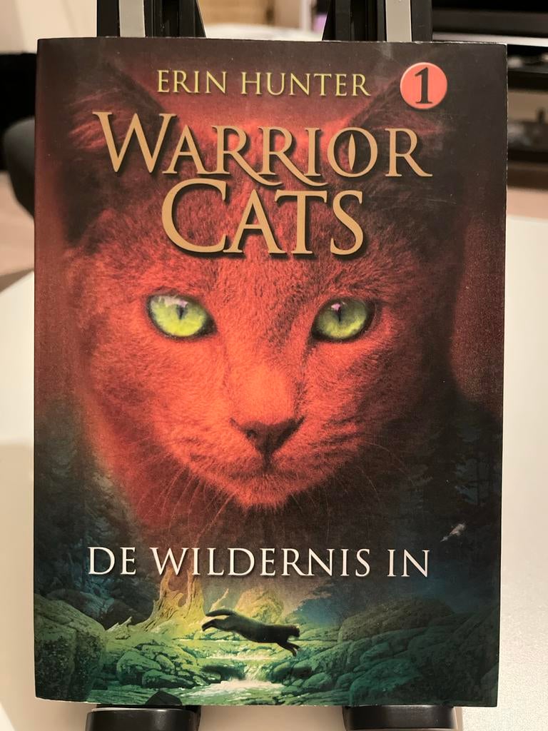 Warrior Cats: De Wildernis In - Erin Hunter (Deel 1), Ophalen of Verzenden, Zo goed als nieuw