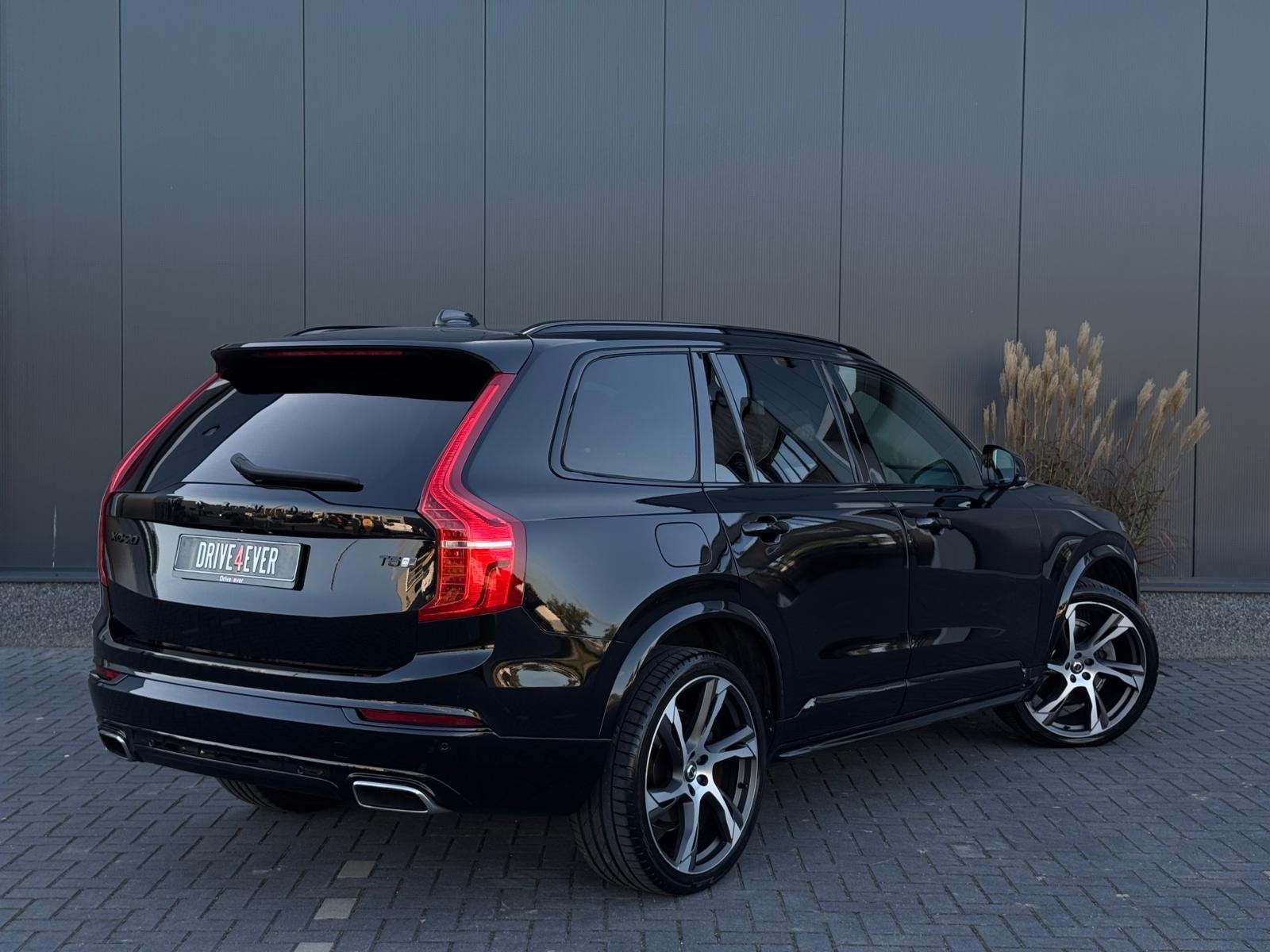 Volvo XC90 2.0 T5 AWD R-Design FULL PANO|LEDER|LED|360 CAMER, Auto's, Dealer onderhouden, Gebruikt, Zwart, 4 cilinders