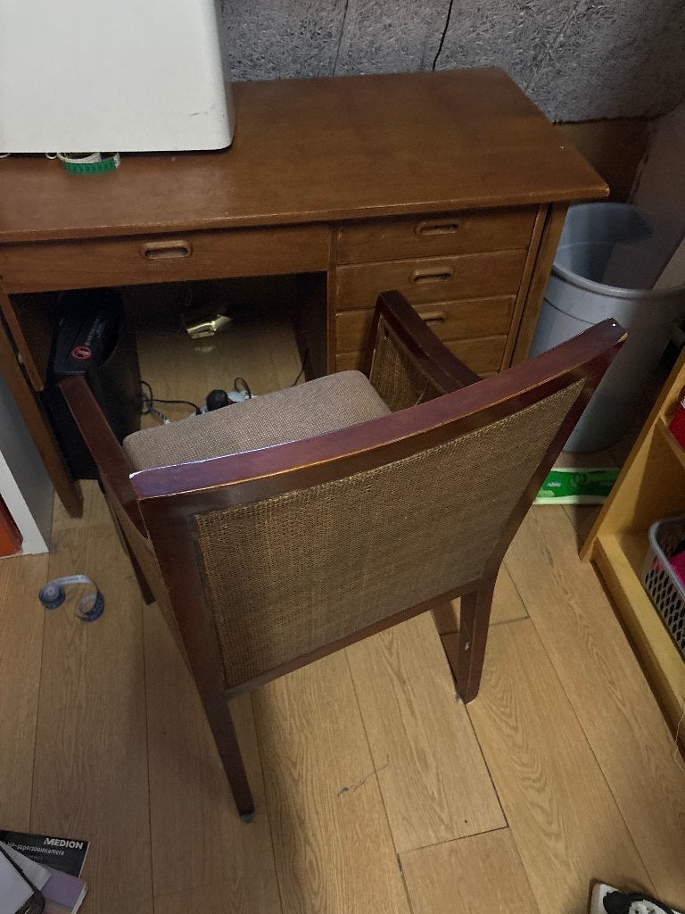 Bureau met stoel!, Ophalen, Gebruikt, Bruin, Hout