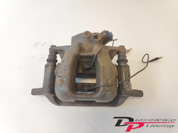 Remklauw (Tang) links-voor van een Peugeot 407