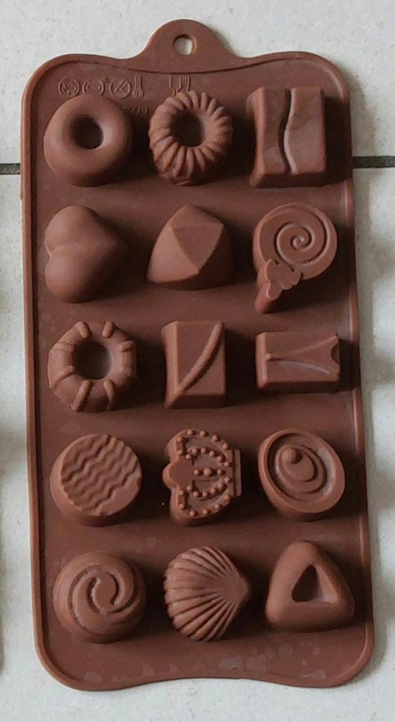 Diverse Mold mall bakvorm bonbons
truffels chocola
Per st.€5, Ophalen of Verzenden, Nieuw, Taarten, Bakvorm