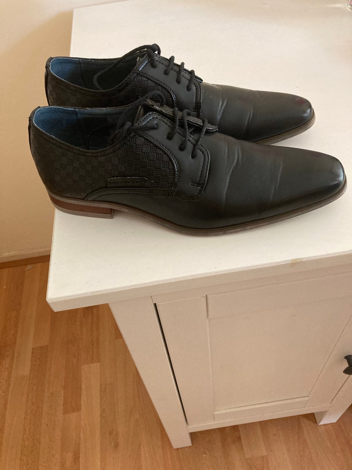 Mooie zwarte leren schoenen mt 42, Ophalen, Zo goed als nieuw, Zwart