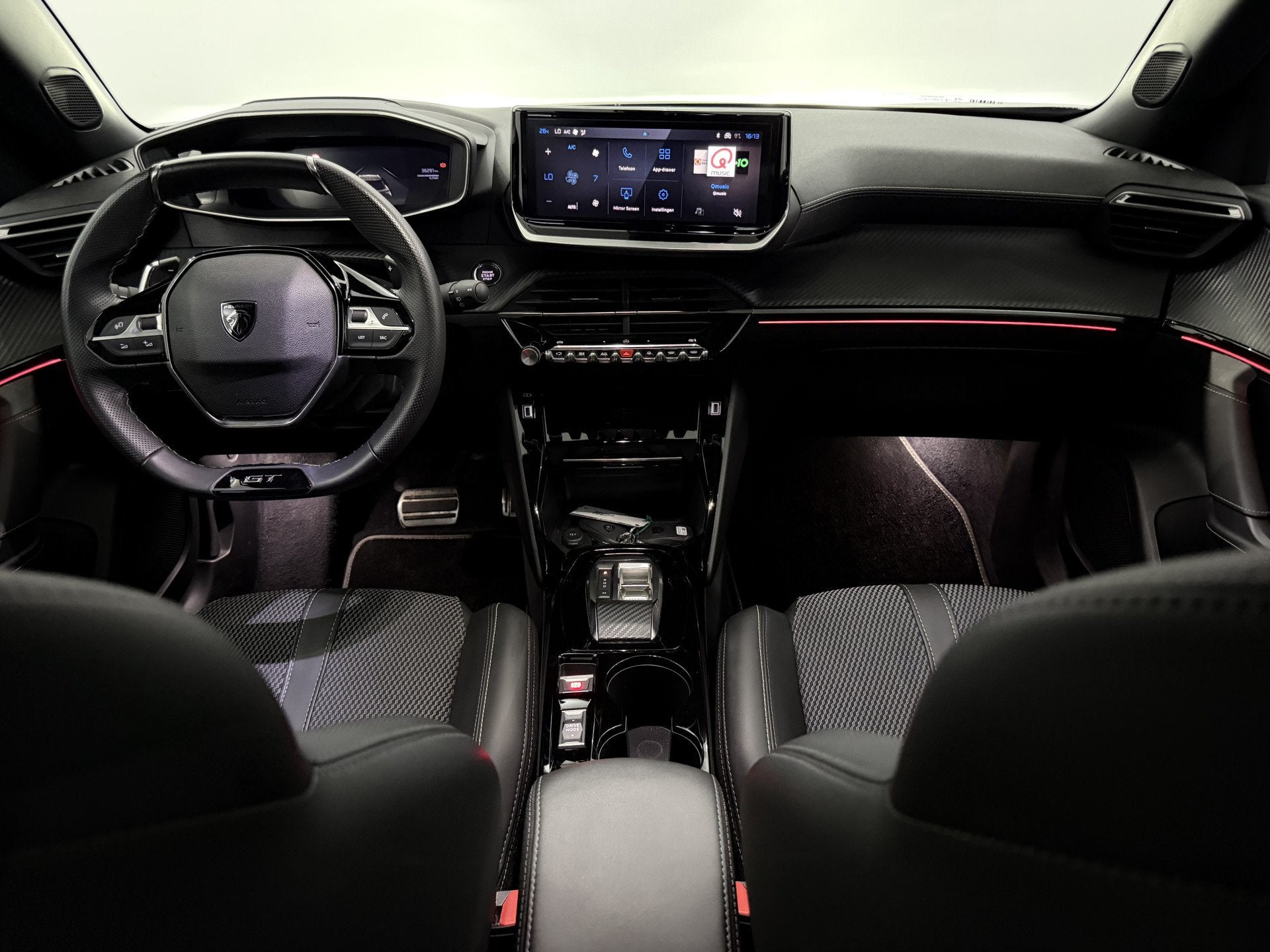 Peugeot 2008 1.2 Hybrid 136 GT Camera, Navi, Virtual desk, H, Auto's, 1272 kg, 136 pk, Gebruikt, Leder en Stof