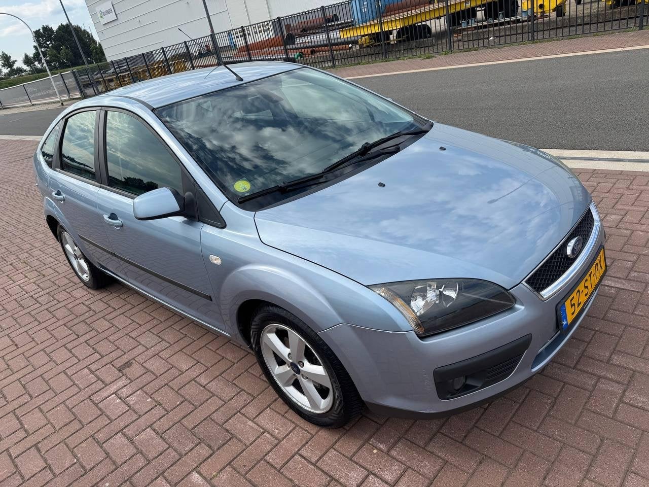 Foto 9 van Ford Focus 1.6-16V Futura