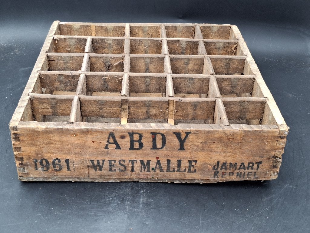 oude bierbak Abdij Westmalle, 1961, Verzamelen, Ophalen of Verzenden, Gebruikt, Overige typen, Overige merken