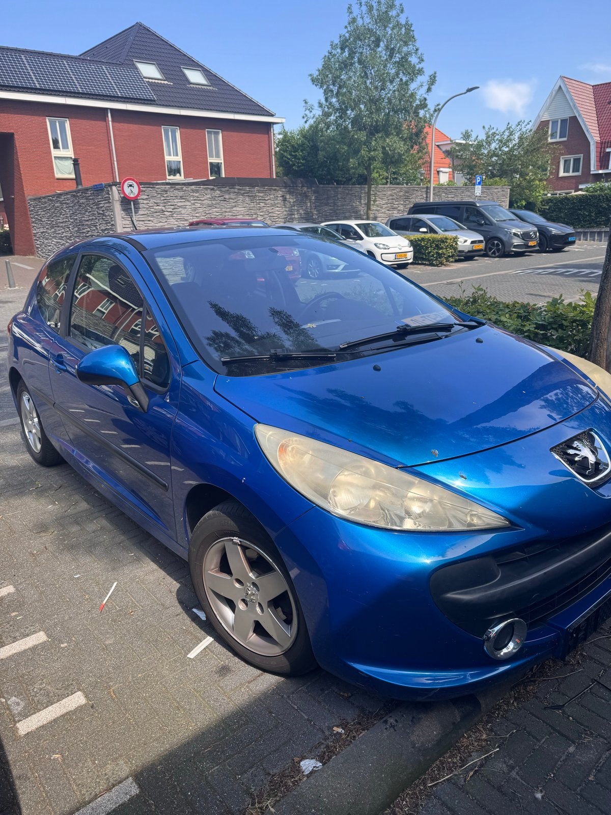 Defect!! Peugeot 207 1.4 16V 3DRS 2006 Blauw, Auto's, Voorwielaandrijving, 4 cilinders, Blauw, 49 €/maand
