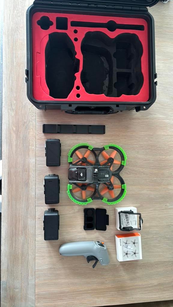 DJI Avata FPV Drone Fly More Combo met accessoires, 250 tot 900 gram, Cameradrone, Zo goed als nieuw, 1 tot 5 kilometer
