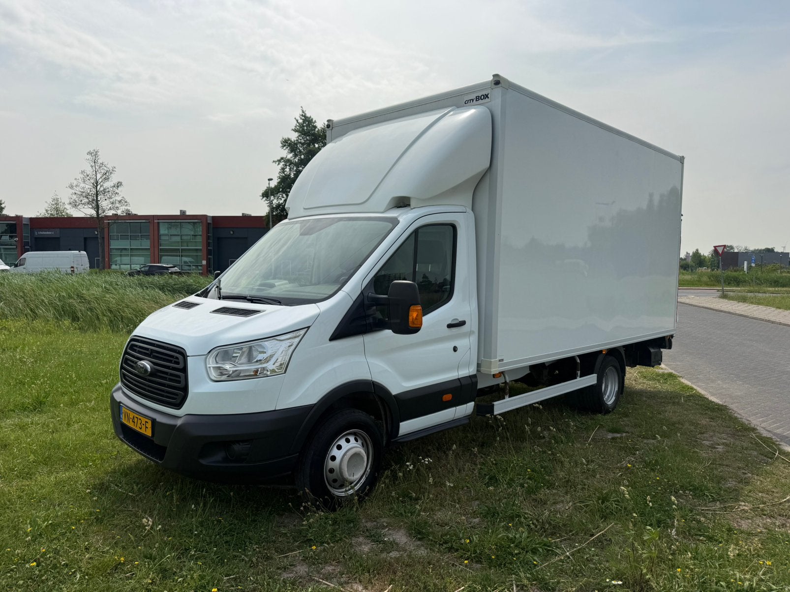 Ford Transit bakwagen met laadklep 2015, Auto's, Euro 5, 4 cilinders, Sound system, Wit
