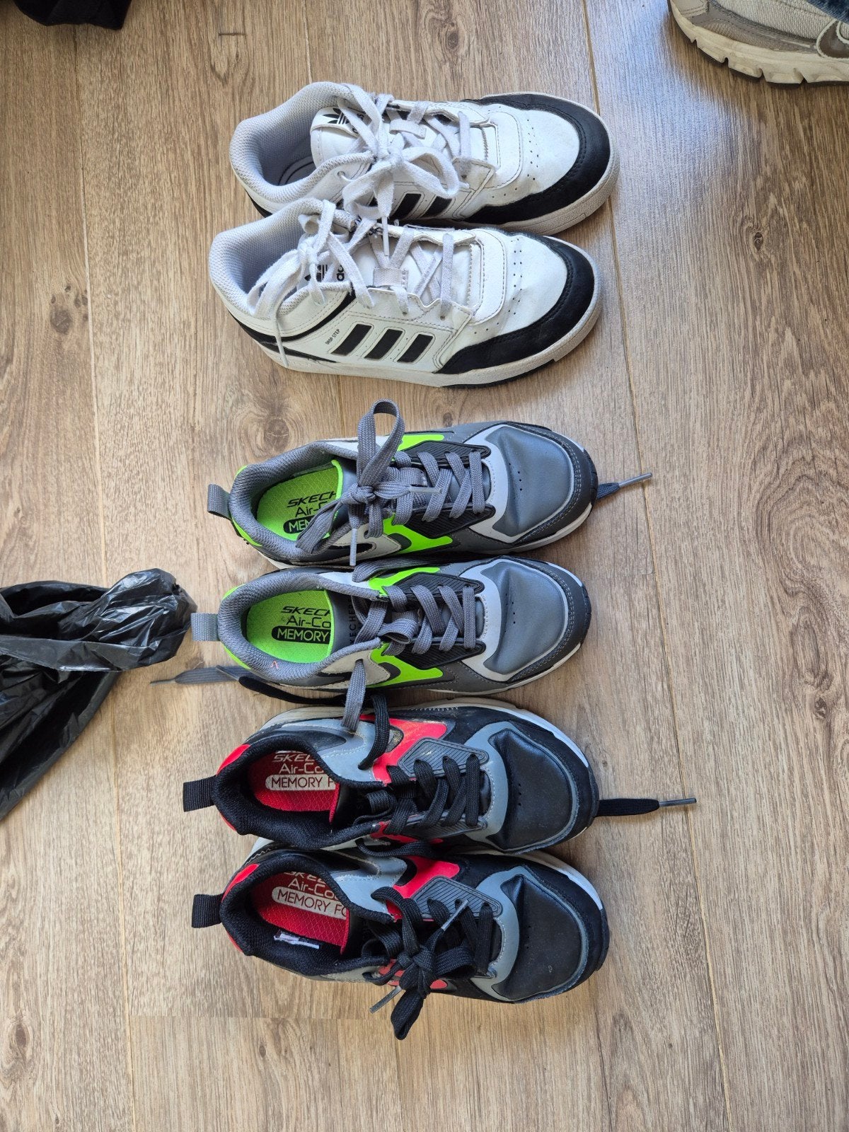 3 paar sneakers kind maat 31, 31 en 34, Ophalen, Jongen of Meisje, Sokken